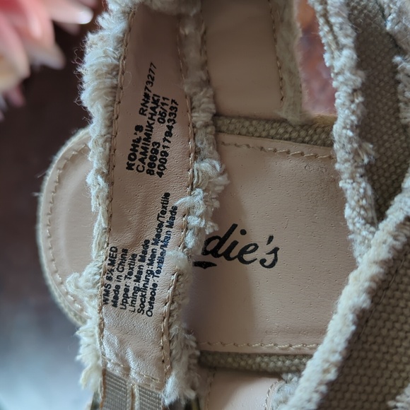 Candies Platform Woven Fabric Strap Sandles - Picture 10 of 13